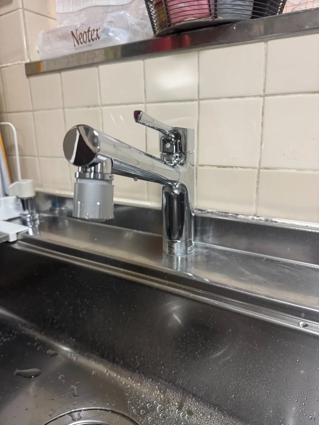 新宿区　台所水栓漏水　交換
